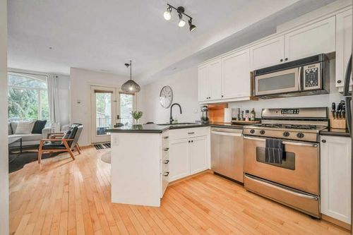 204-2306 17b St Sw, Calgary, AB, T2T4S8 | Card Image