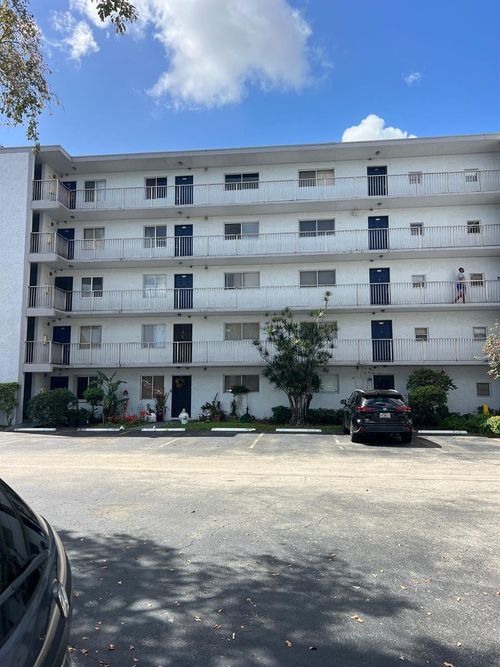 502-8600 N Sherman Cir, Miramar, FL, 33025-2064 | Card Image