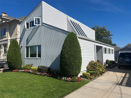 312 Beach 149th St, Rockaway Park, NY, 11694-1027 | Card Image