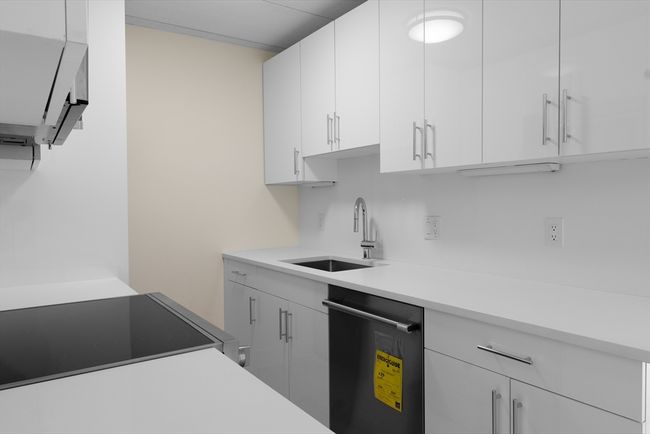 APT-17 - 16 Trowbridge St, Condo with 2 bedrooms, 2 bathrooms and 1 parking in Cambridge MA | Image 6