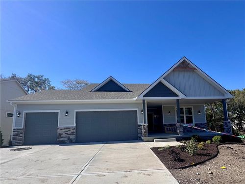 8638 Eagle Creek Drive, De Soto, KS, 66018 | Card Image