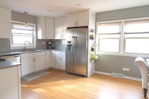 2846 W 101st St, Evergreen Park, IL, 60805-3543 | Card Image