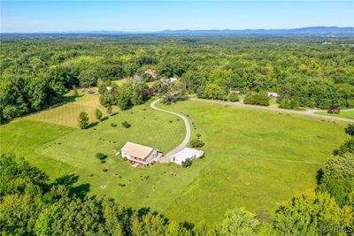 5212 Byrd Mill Road, House other with 3 bedrooms, 2 bathrooms and null parking in Louisa VA | Image 2