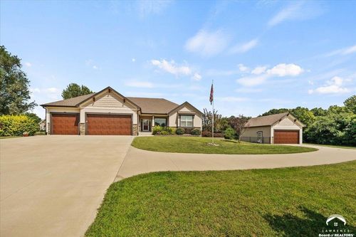 18220 Prairie View Rd, Tonganoxie, KS, 66086-4801 | Card Image