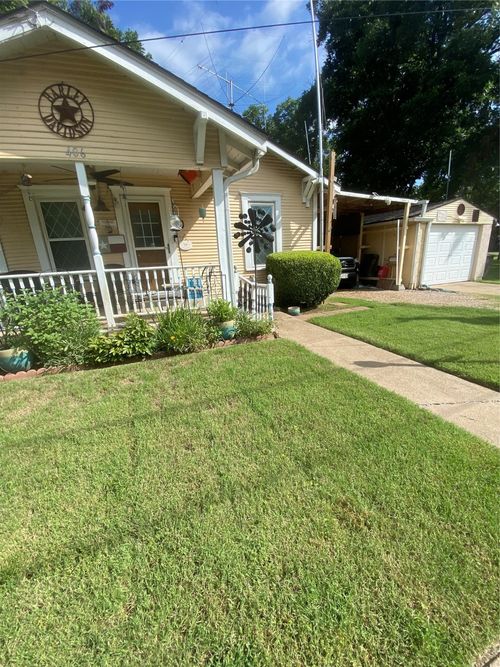 406 Mitchell Ave, Cleburne, TX, 76033-9213 | Card Image