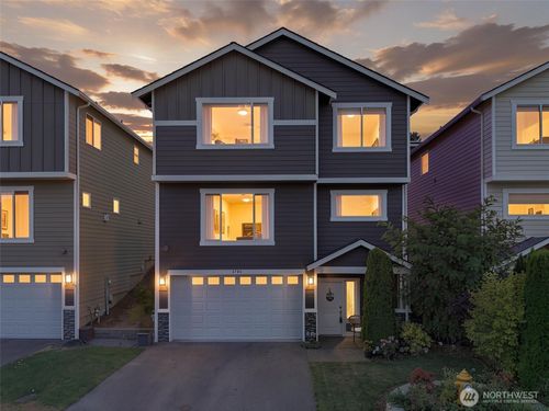 2704 S 120th Pl, Burien, WA, 98168-5153 | Card Image