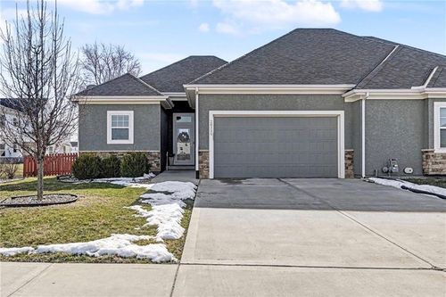 28339 W 164th St, Gardner, KS, 66030-7400 | Card Image