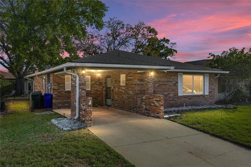 466 Lake Carolyn Cir, LAKELAND, FL, 33813-1100 | Card Image