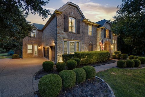 2104 Beachview Dr, Flower Mound, TX, 75022-8135 | Card Image