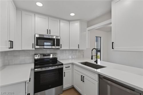 859-601 Cabrillo Cir, Henderson, NV, 89015-6098 | Card Image