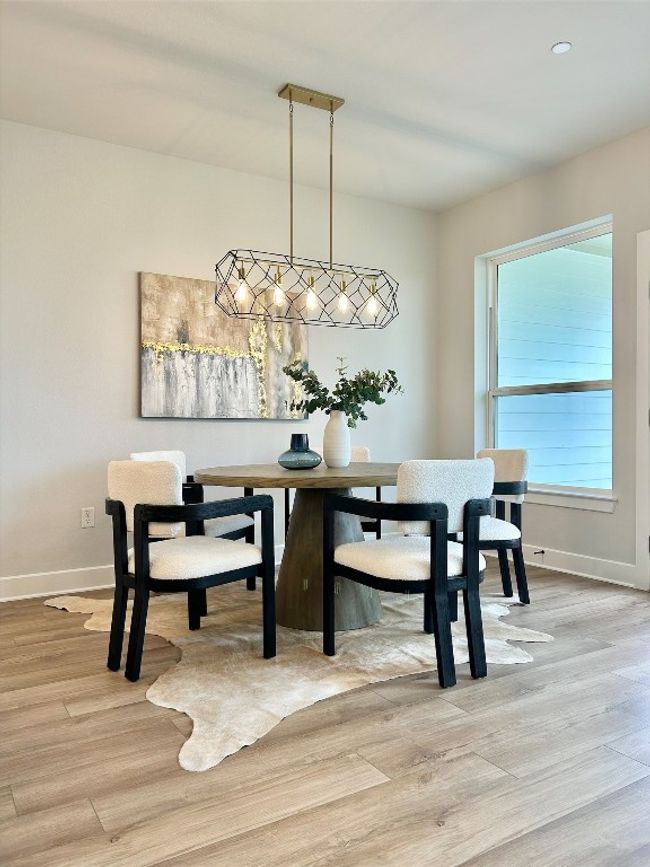 Dining (Staged) | Image 4