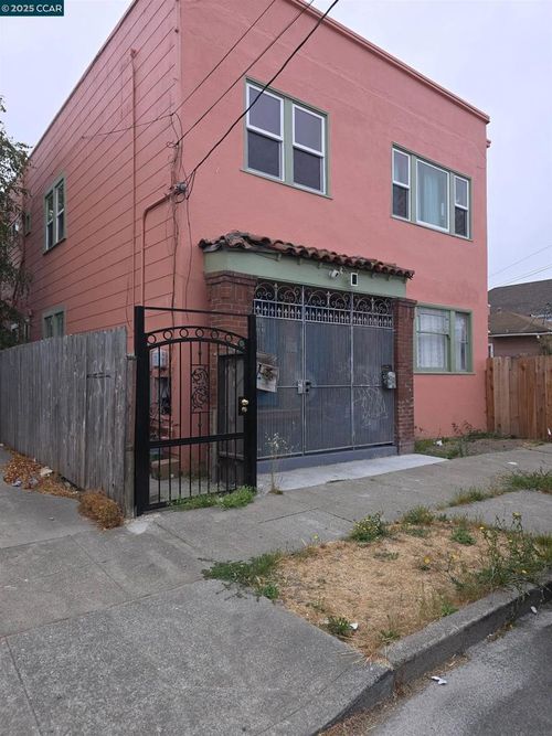 548 19th St, Richmond, CA, 94801-2818 | Card Image