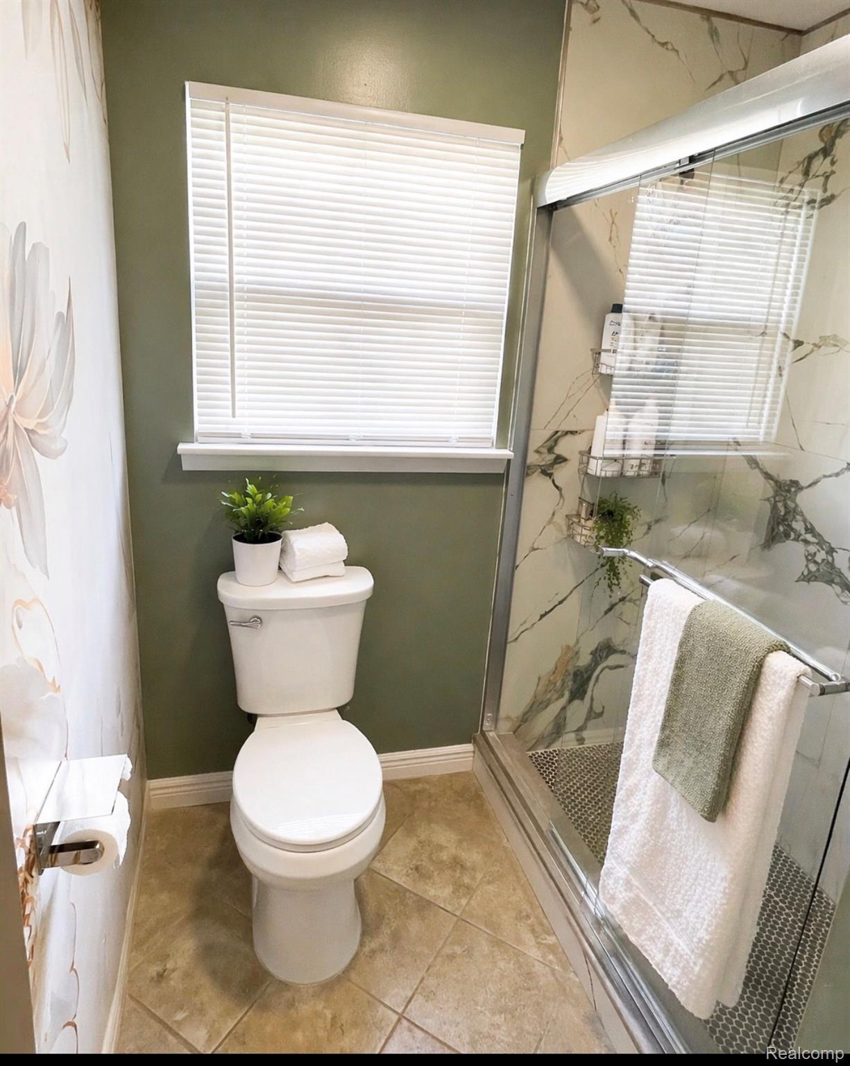 Residential Lease in Woodhaven 4