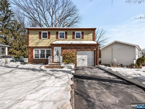 5 Woodland Rd, Bloomfield, NJ, 07003-5209 | Card Image