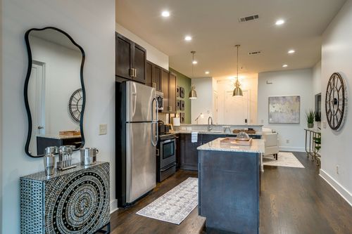 apt-402-210 30th Ave N, Nashville, TN, 37203-1578 | Card Image