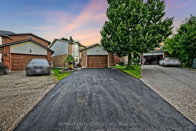 26 Scribner Crt, House other with 4 bedrooms, 3 bathrooms and 4 parking in Brampton ON | Image 35