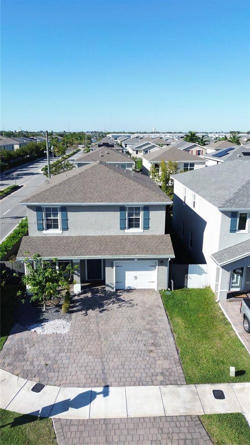 600 Ne 4th Ter, Florida City, FL, 33034-3256 | Card Image