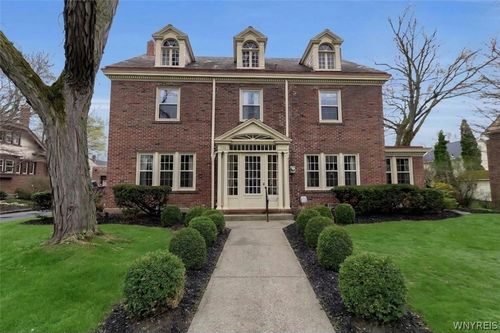 915 James Ave, Niagara Falls, NY, 14305-1169 | Card Image