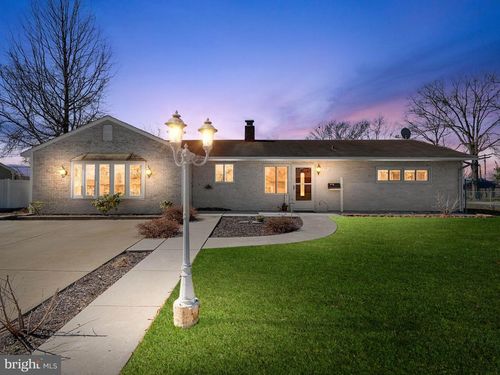 77 Gaping Rock Rd, LEVITTOWN, PA, 19057-3409 | Card Image