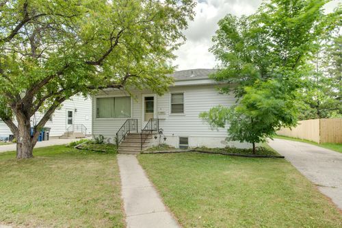 614 16th St N, Moorhead, MN, 56560-2109 | Card Image