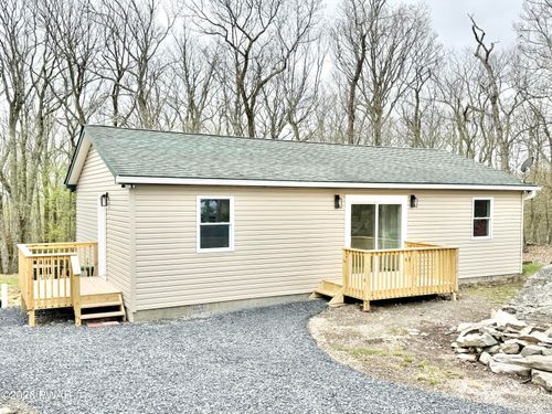 229 Hummingbird Trl, Bushkill, PA, 18324-8116 | Card Image