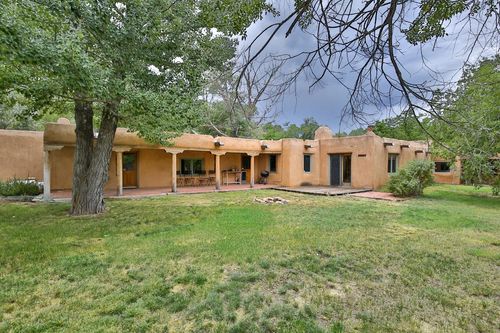 402 A Este Es Pl, Taos, NM, 87571-2121 | Card Image