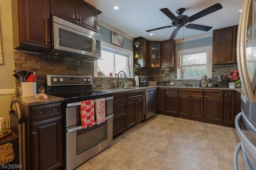 53 Broad St, Flemington, NJ, 08822-1403 | Card Image