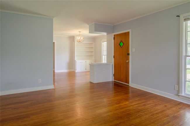 711 E Sixth St, House other with 3 bedrooms, 2 bathrooms and 3 parking in Brenham TX | Image 4