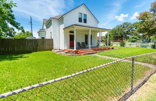 919 N Avenue A, Freeport, TX, 77541-3819 | Card Image