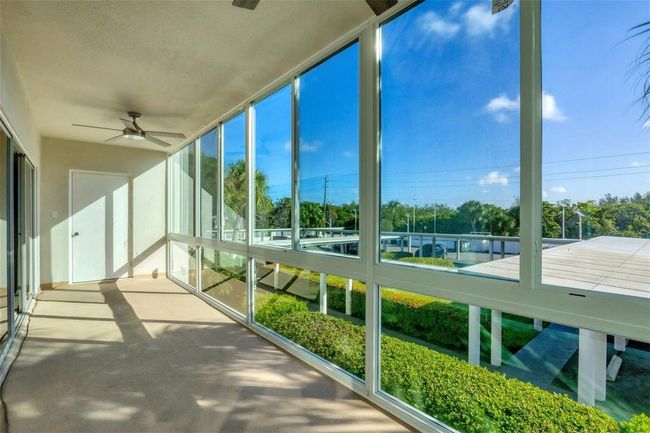201 - 2100 Benjamin Franklin Dr, Condo with 2 bedrooms, 2 bathrooms and null parking in SARASOTA FL | Image 25