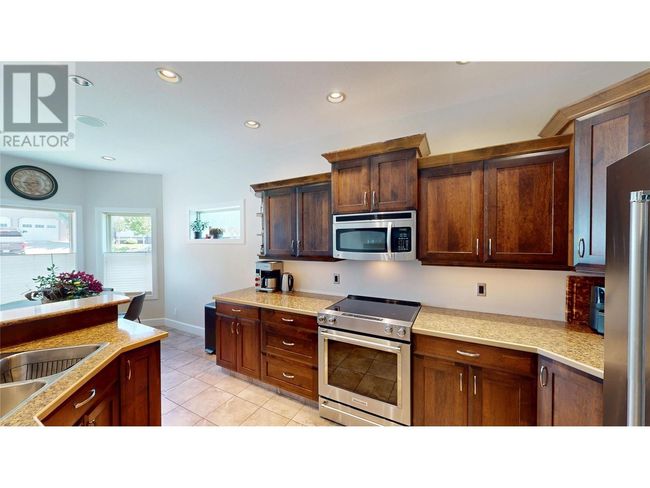 1569 Mount Fisher Cres, House other with 5 bedrooms, 3 bathrooms and 3 parking in Cranbrook BC | Image 10
