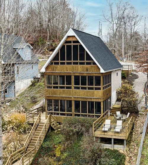 95 Angela Way, Lewisburg, KY, 42256-8496 | Card Image