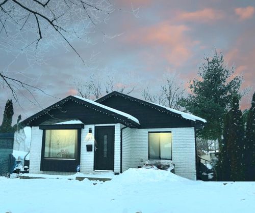 5346 Clippert St, Dearborn Heights, MI, 48125-2740 | Card Image