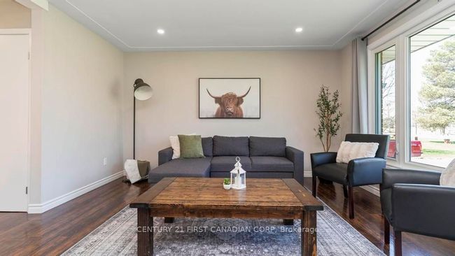 21725 Adelaide Rd, House other with 3 bedrooms, 1 bathrooms and 10 parking in Mount Brydges ON | Image 8