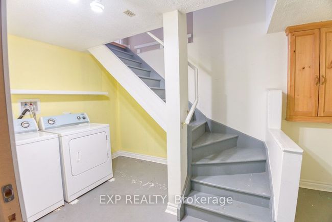 42 Fair Oaks Cres, House attached with 3 bedrooms, 2 bathrooms and 2 parking in Nepean ON | Image 37
