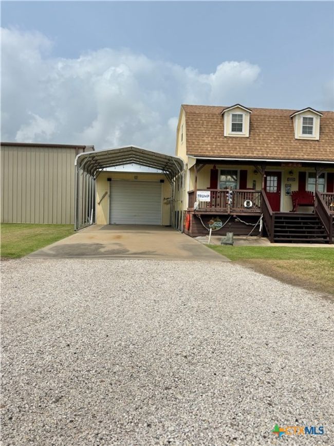 604 N 14 Th St, House other with 3 bedrooms, 3 bathrooms and null parking in Port O Connor TX | Image 6