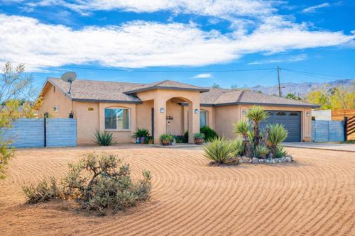 61869 Grand View Cir, Joshua Tree, CA, 92252-2562 | Card Image