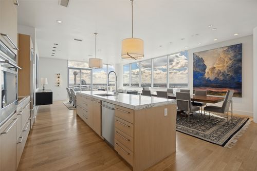 1705-2200 Victory Ave, Dallas, TX, 75219-7681 | Card Image