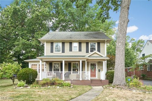 2136 17th St, Cuyahoga Falls, OH, 44223-1938 | Card Image