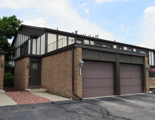 507 Country Club Dr, Saint Clair Shores, MI, 48082-1064 | Card Image