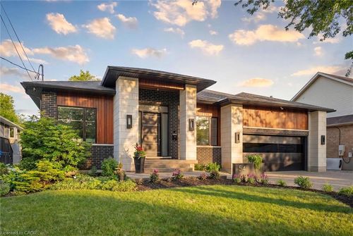 54 Forest St, Guelph, ON, N1G1H9 | Card Image
