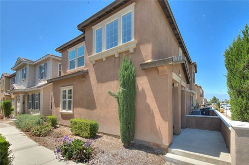 6130 Snapdragon St, Corona, CA, 92880 | Card Image