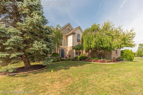 558 Highlands Dr, Canton, MI, 48188-3073 | Card Image