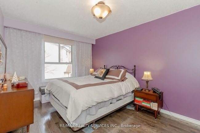 4 Collins Cres, Condo with 3 bedrooms, 2 bathrooms and 1 parking in Brampton ON | Image 16