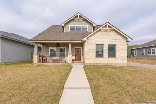 752 Crestview, Floresville, TX, 78114-1653 | Card Image