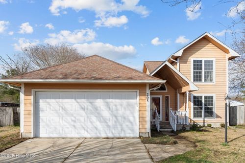 205 Pollard Dr, Jacksonville, NC, 28540-3031 | Card Image