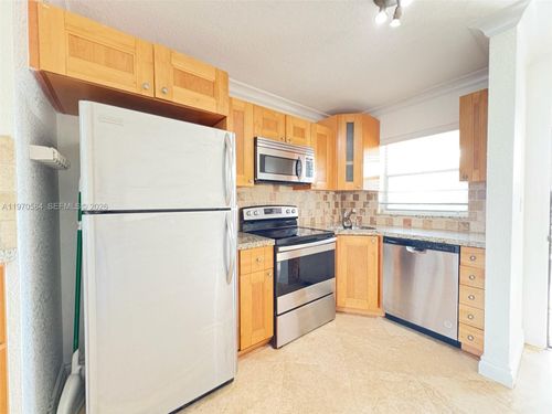 apt-239-422 Lakeside Dr, Margate, FL, 33063-7607 | Card Image