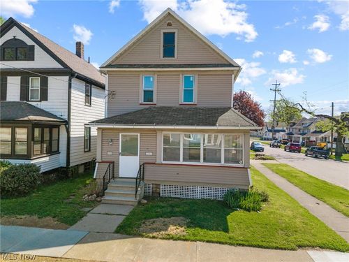299 5th St Nw, Barberton, OH, 44203-2105 | Card Image