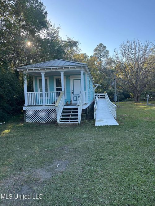 9101 Travis Ave, Ocean Springs, MS, 39565-9361 | Card Image