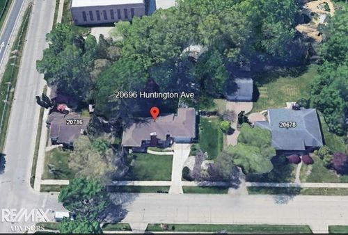 20696 Huntington Ave, Harper Woods, MI, 48225-1881 | Card Image